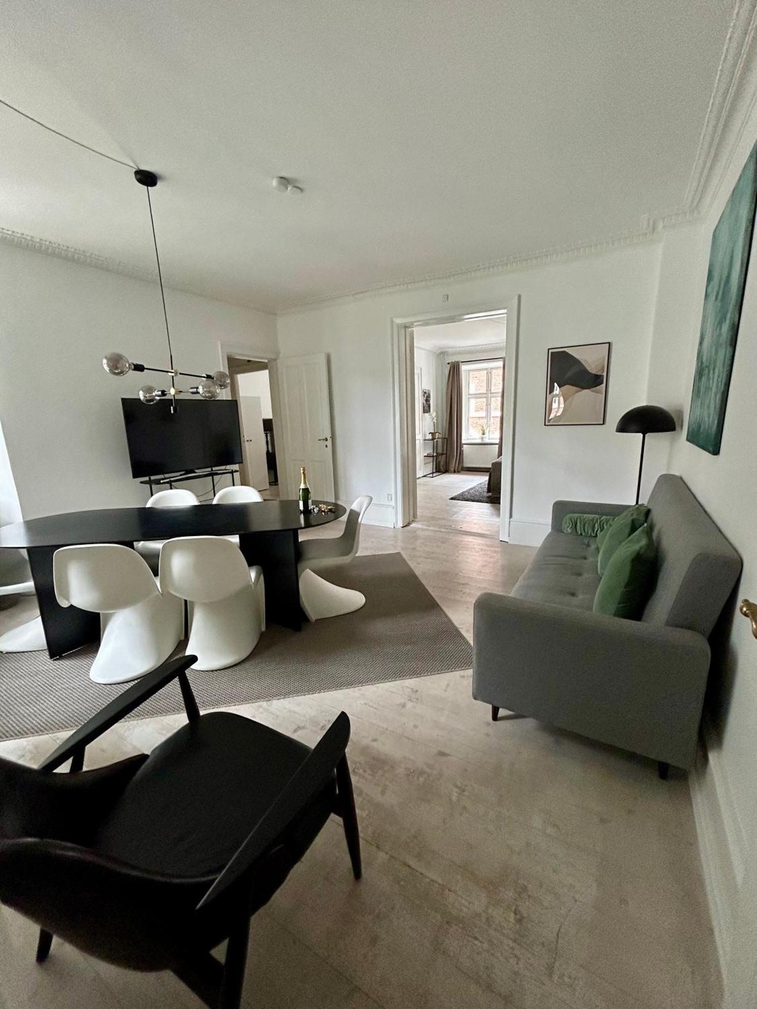 Nyhavn - Luxurious 3-4 Bedroom * Copenhagen